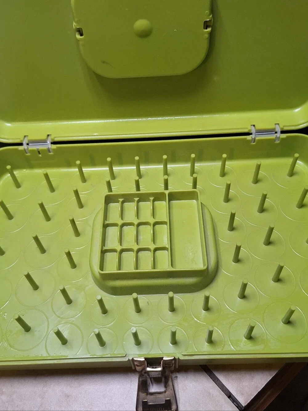 VTG Wilson Wil-Hold Sewing Box Thread/Bobbin Holders Avocado Green 13” X 8”x 2.5